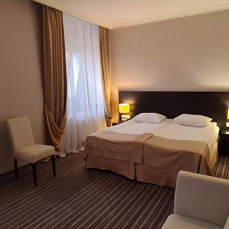 Hotel Optima Soumy Extérieur photo