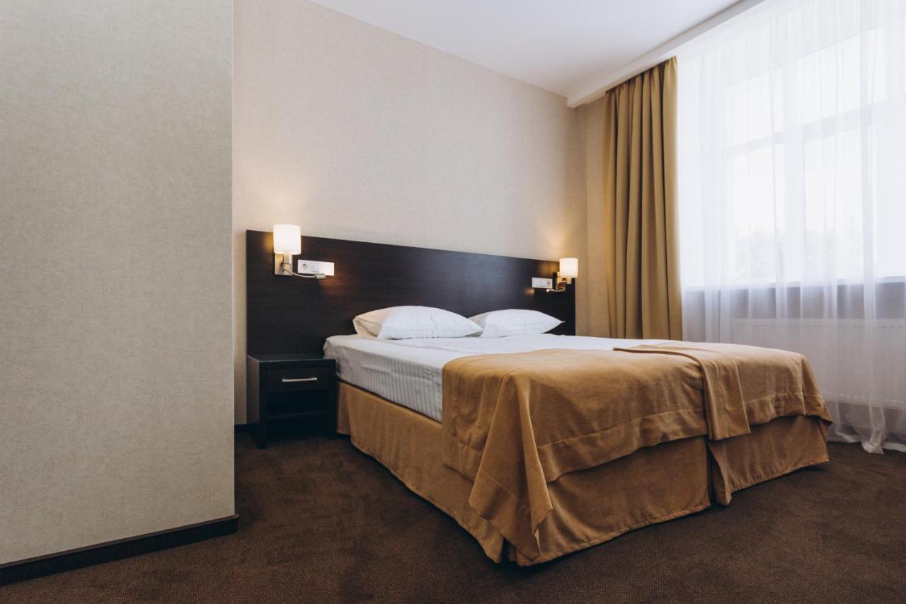 Hotel Optima Soumy Extérieur photo