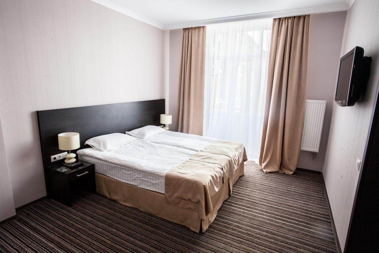 Hotel Optima Soumy Extérieur photo