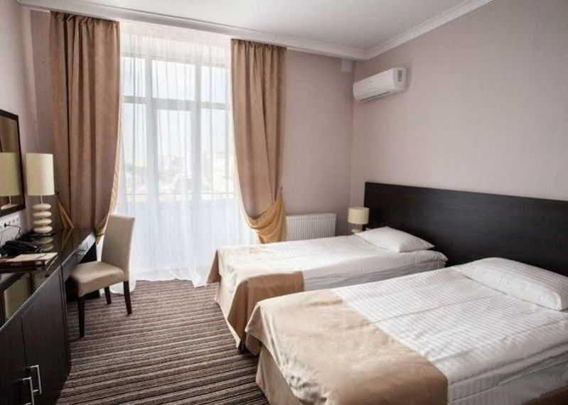 Hotel Optima Soumy Extérieur photo